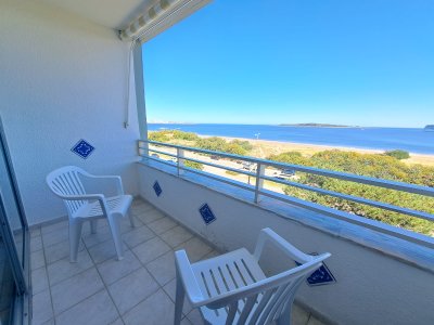 VENTA APARTAMENTO 2 DORMITORIOS 1 BAÑO PLAYA MANSA PUNTA DEL ESTE
