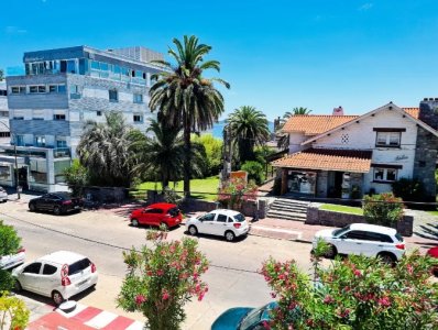 VENTA APARTAMENTO DE 2 DORMITORIOS 2 BAÑOS 1 EN SUITE PENÍNSULA PUNTA DEL ESTE