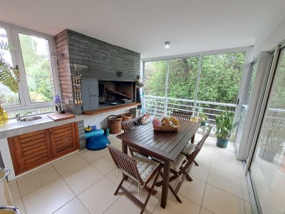 VENTA APARTAMENTO 2 BAÑOS 1 SUITE PLAYA MANSA PUNTA DEL ESTE