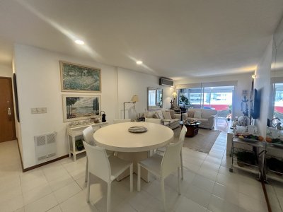 Venta apartamento 2 dormitorios y 3 baños en playa brava 