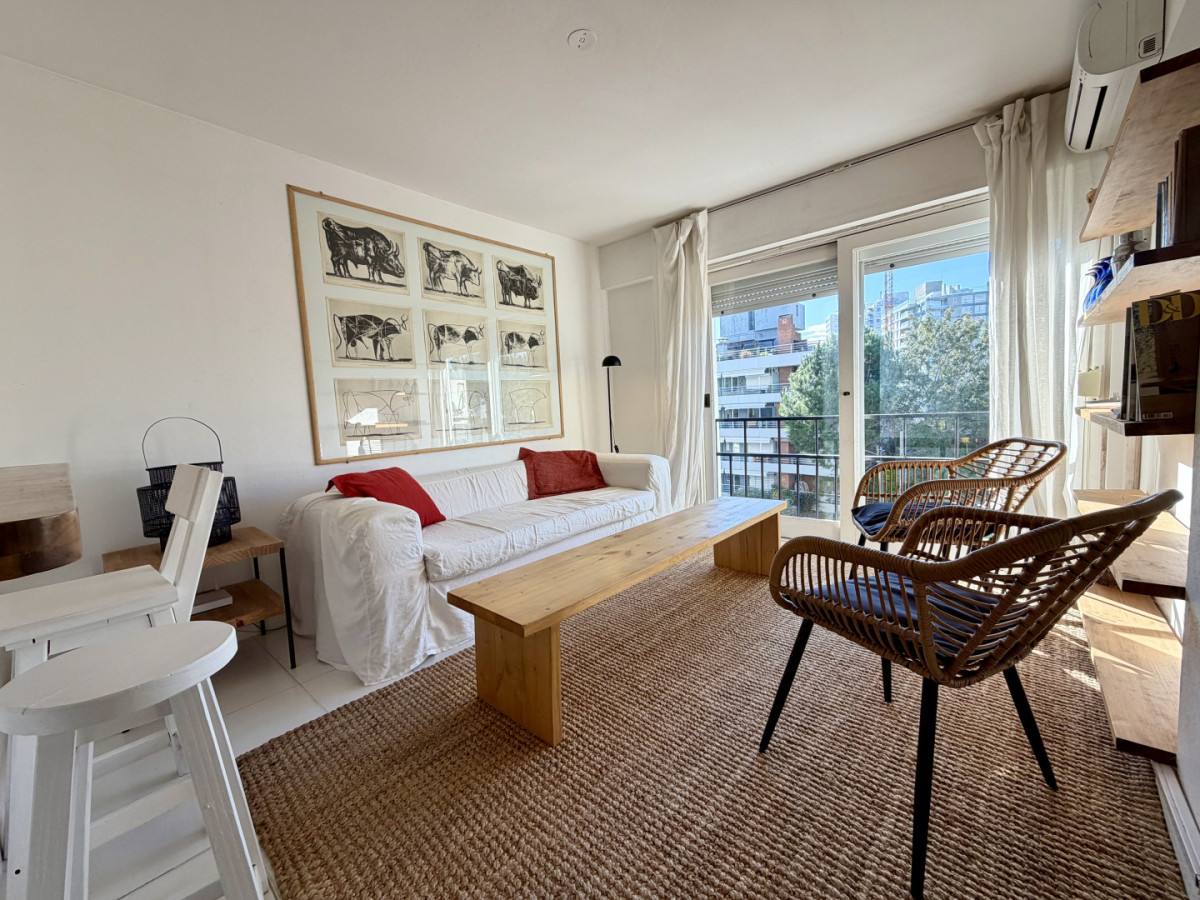 VENTA DE APARTAMENTO 1 DORMITORIO Y 1 BAÑO AYDI GRILL, PUNTA DEL ESTE 