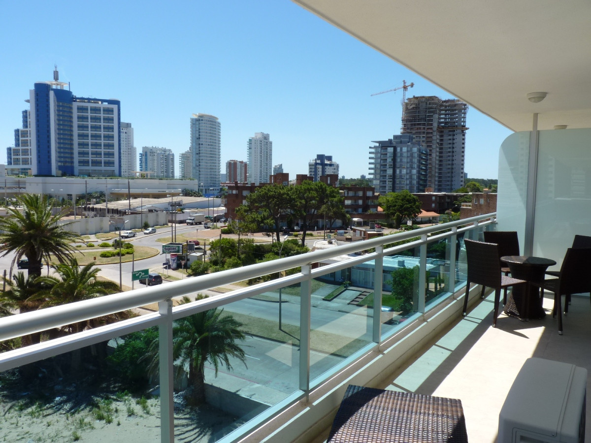 VENTA APARTAMENTO 2 DORMITORIOS 2 BAÑOS 1 SUITE AIDY GRILL PUNTA DEL ESTE