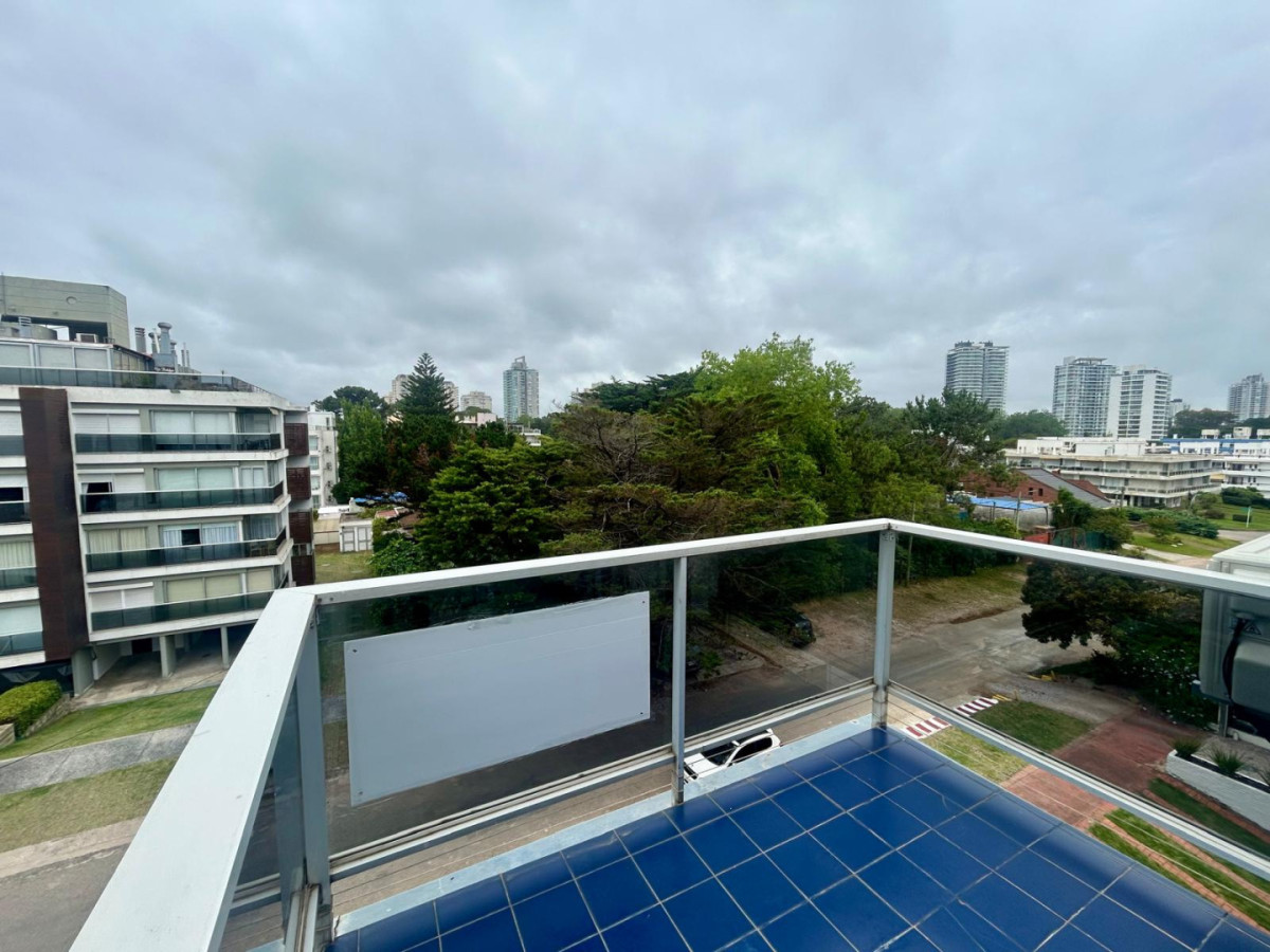 ALQUILER APRATAMENTO DE 2 DORMITORIOS Y 2 BAÑOS, AYDI GRILL PUNTA DEL ESTE 