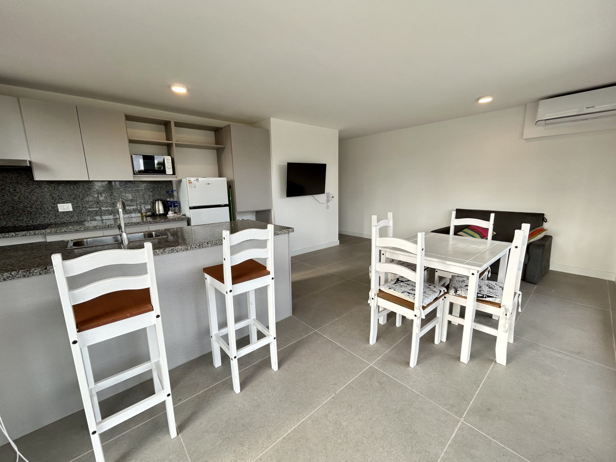 Venta apartamento de 2 dormtirios y 2 baños en Aidy Grill