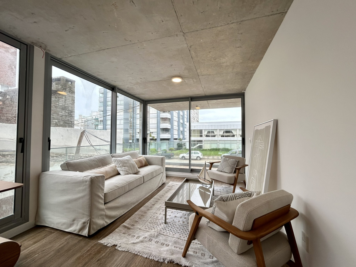 VENTA DE APARTAMENTO A ESTRENAR 2 DORMITORIOS Y 2 BAÑOS, PENINSULA PUNTA DEL ESTE 