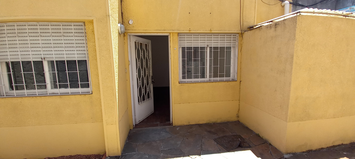 Apartamento sobre Ramón del Valle Inclán esquina Blandengues con renta