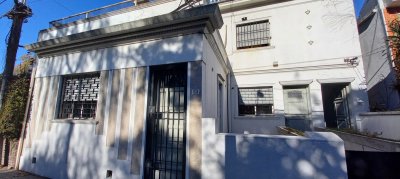 Sobre Magested, tres casas en un mismo padrón. 
