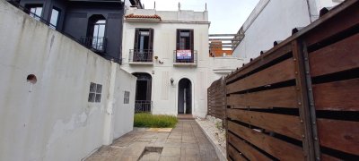 A metros de la Rambla, sobre Solano López 