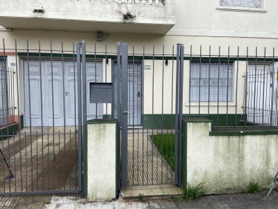 Casa en Alquiler 2 dorm con gge 2 autos 