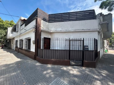 Oportunidad! Casa en zona con todos los servicios brindando comodidades en el día a día
