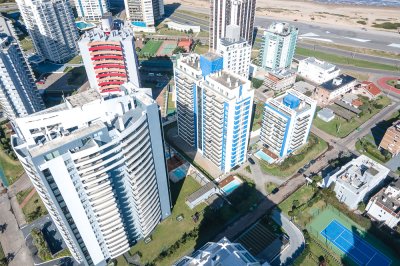 Apartamento en Venta, Edificio Arenas del Mar, Playa Brava, Punta del Este