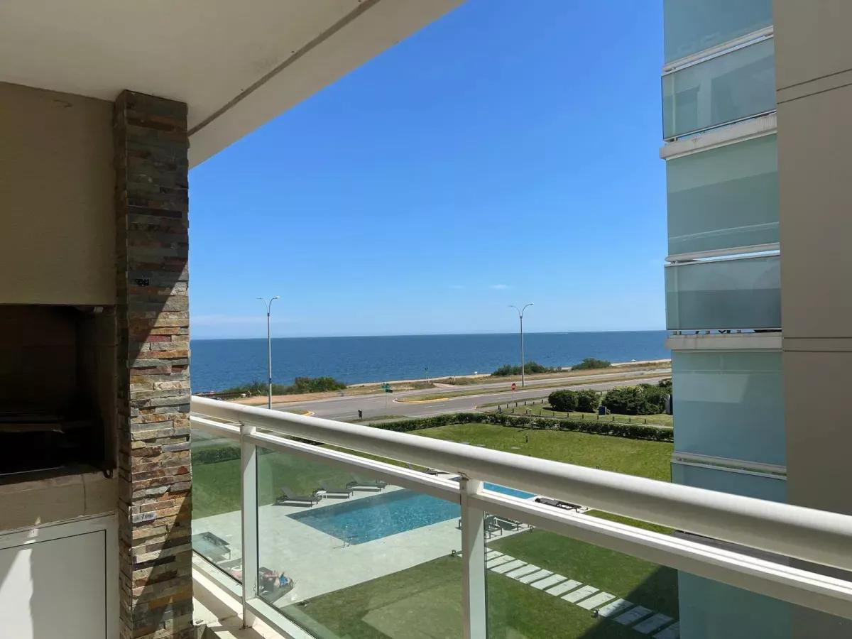 Apartamento en venta Primera linea playa mansa Punta del Este 