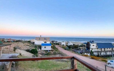 Venta de casa en Punta del Diablo con excelente vista