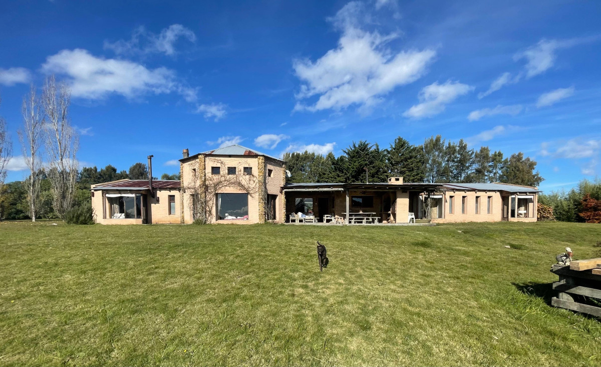 VENTA  CHACRA DE 7 AMBIENTES .  LAGUNA DEL SAUCE