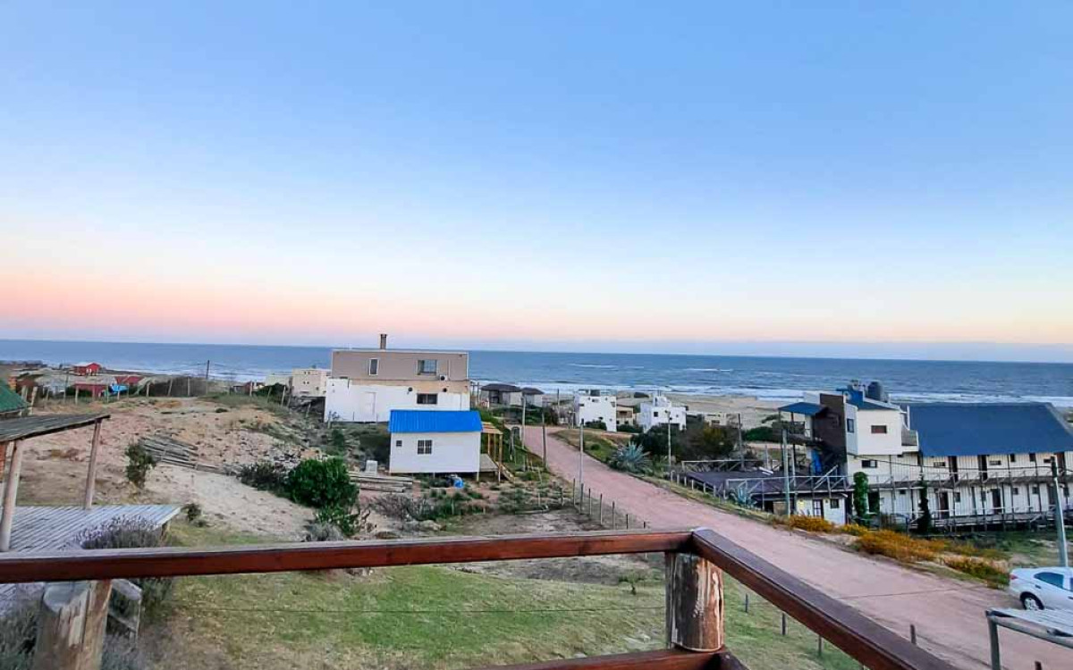 Venta de casa en Punta del Diablo con excelente vista