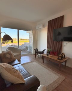 ALQUILER DE VERANO FRENTE A PLAYA BRAVA APTO TRES DORMITORIOS