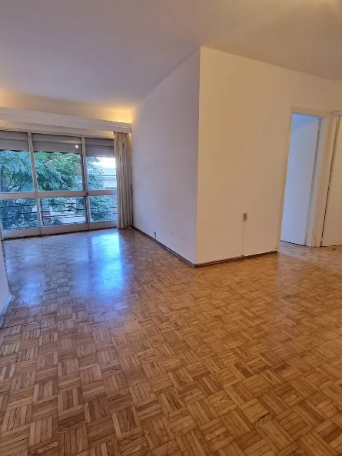 Lindo Apto Todo Al Frente Actualizada Cocina Y Baño 3 Dormitorios Comodos, Con Placares, 2 Baños Con Uno De Servicio Amplia Cocina 78mts Y Gje Calefaccion Central Y Terraza Comun Guayaqui  Y Libertad