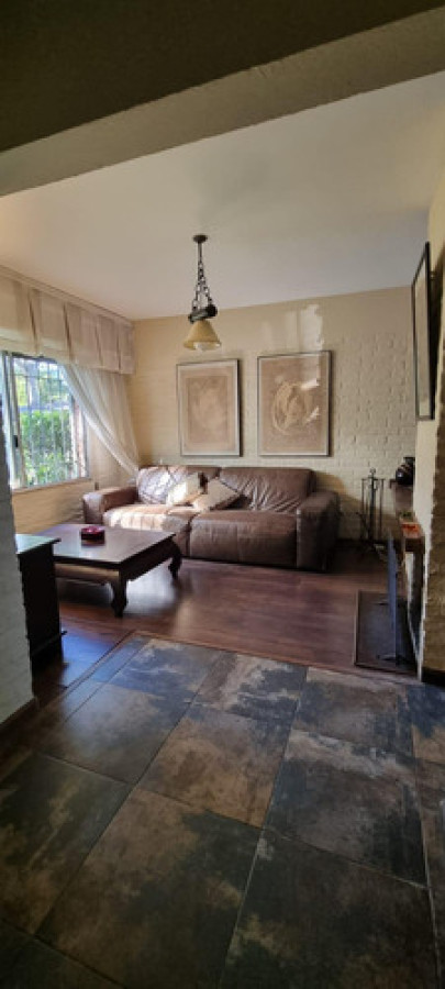 Casa En Venta De 3 Dormitorios C/ Cochera En Carrasco Norte