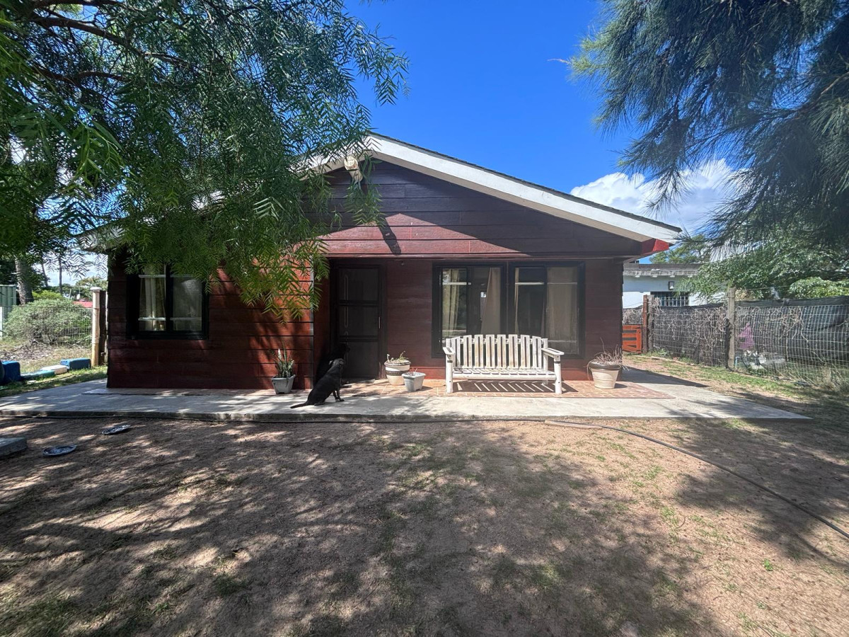 Casa en venta en Ciudad de la Costa. 2 dormitorios. Gran Jardín