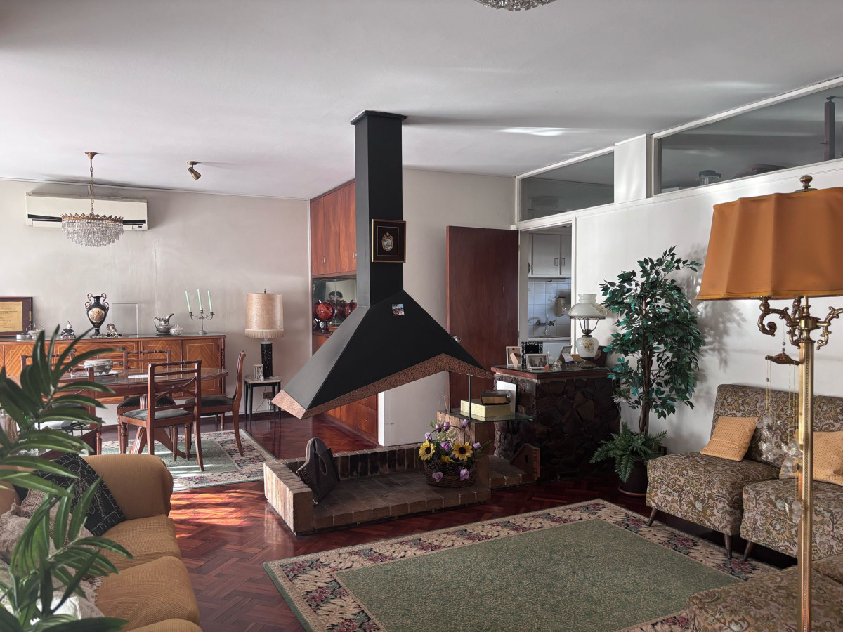 Espectacular casa en VENTA. Nuevo Centro. 4 dormitorios, gran superficie