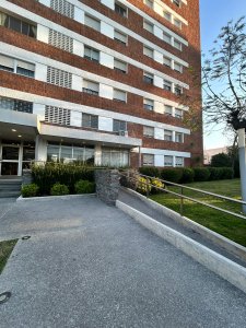 Amplio e iluminado apartamento en Malvin 2/3 dormitorios y cocheras