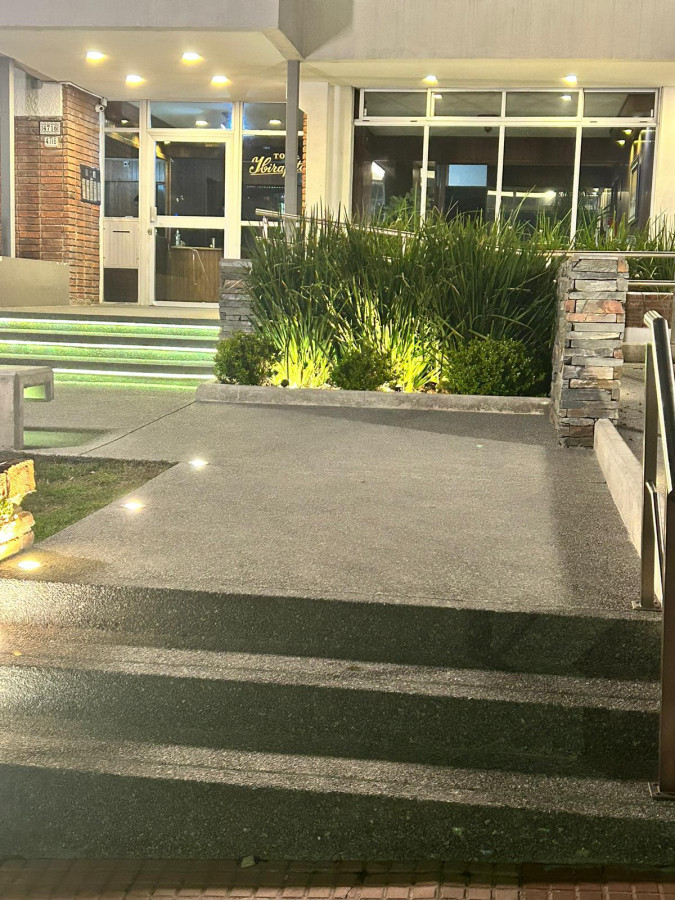 Amplio e iluminado apartamento en Malvin 2/3 dormitorios y cocheras