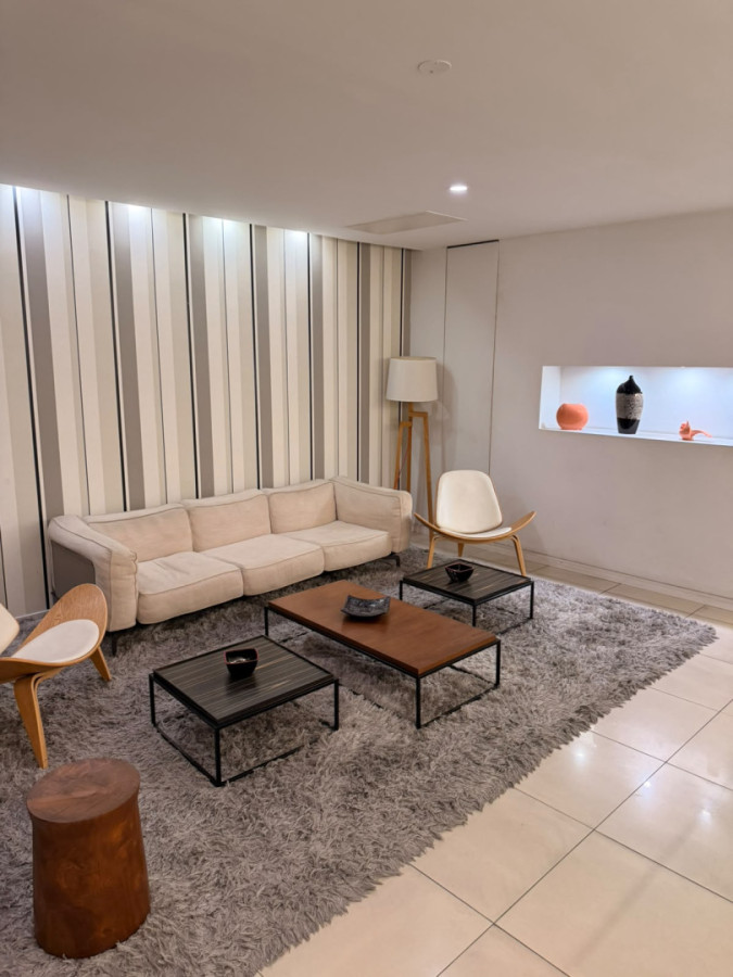 Se alquila hermoso apartamento..