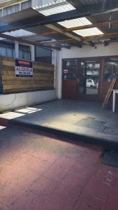 LOCAL EN ZONA MUY COMERCIAL