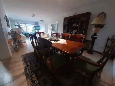 Apartamento en la para 15 de la Av. Roosevelt - Punta del Este