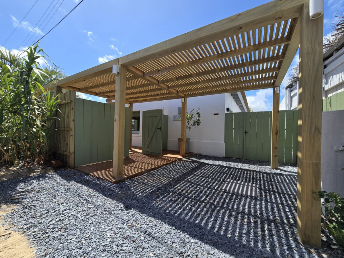 Casa con piscina y encanto natural a 3 cuadras de la playa -José Ignacio