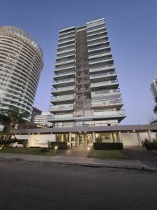 Apartamento en alquiler temporal en Punta del Este con parrillero propio