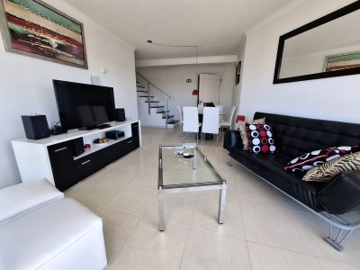 Apartamento en Punta del Este con parrillero propio, pent house