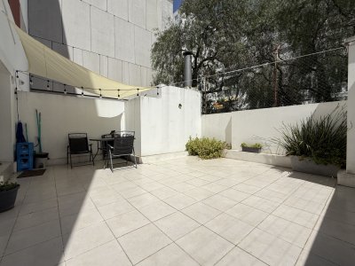 VENTA MONOAMBIENTE CON AMPLIO PATIO Y RENTA, IDEAL INVERSORES, BUCEO
