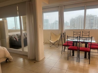 Se vende apartamento frente al mar, playa mansa parada 2.