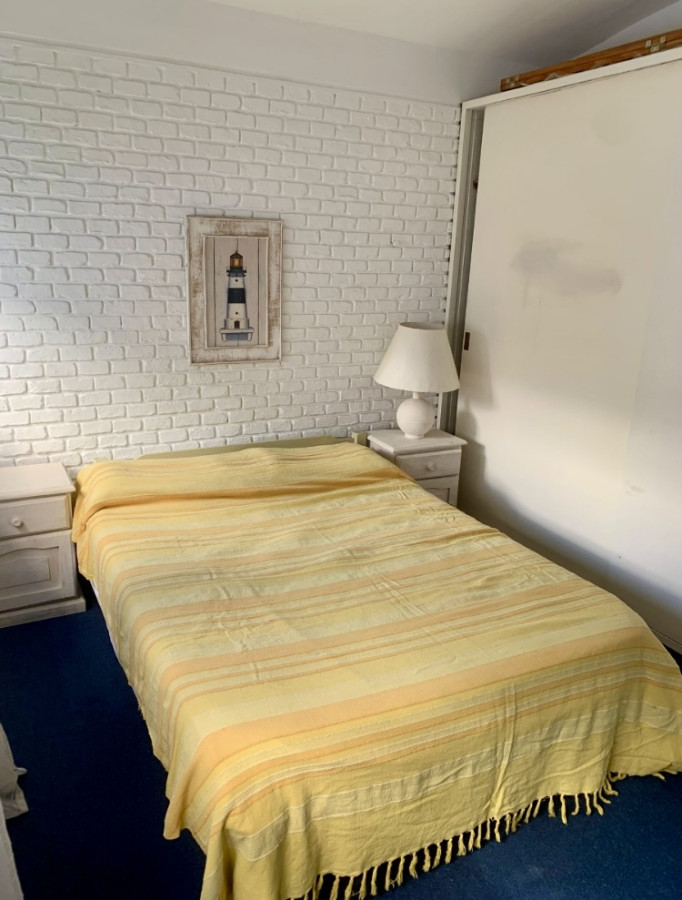 Se alquila apartamento anual en Punta del Este, Península. 