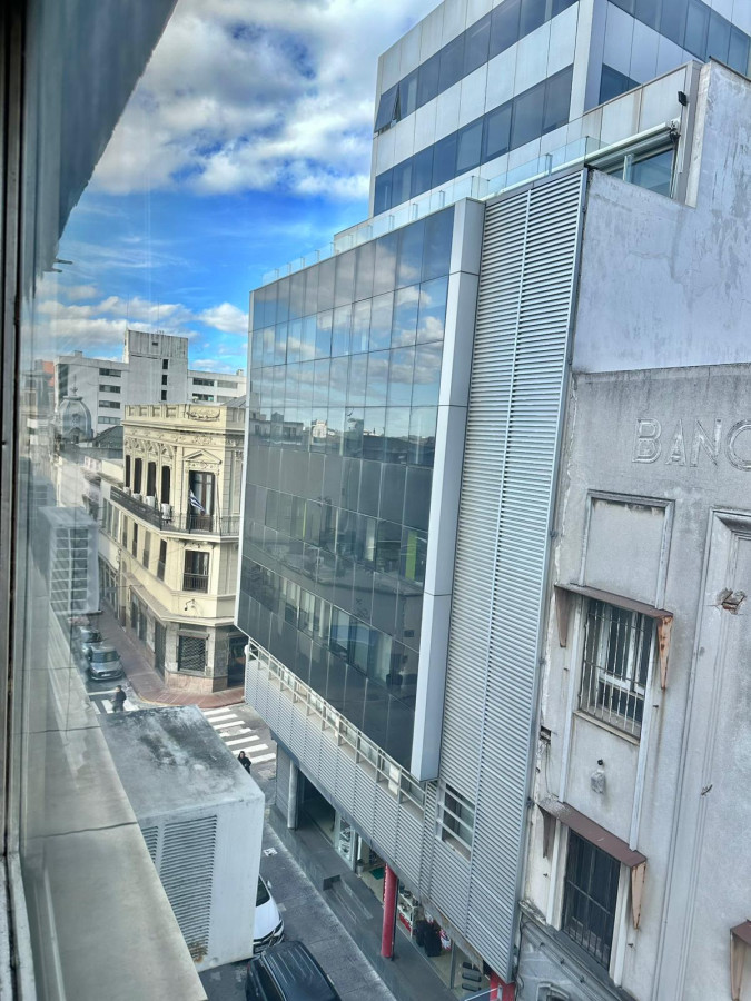OFICINA EN VENTA CIUDAD VIEJA