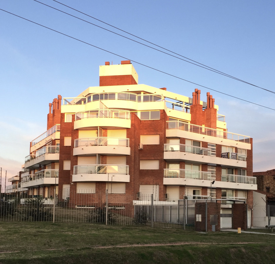 Frente al mar. Frente a todo - Venta Barra de Carrasco 3D suite,toilette,lavadero,terraza,gge Amenities 