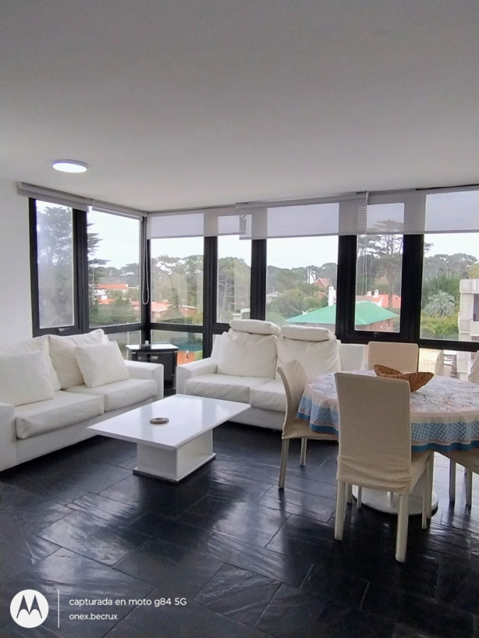 Oportunidad venta de apartamento sobre Rambla parada 13 Punta del Este apartamento 2 dormitorios 2 baños 