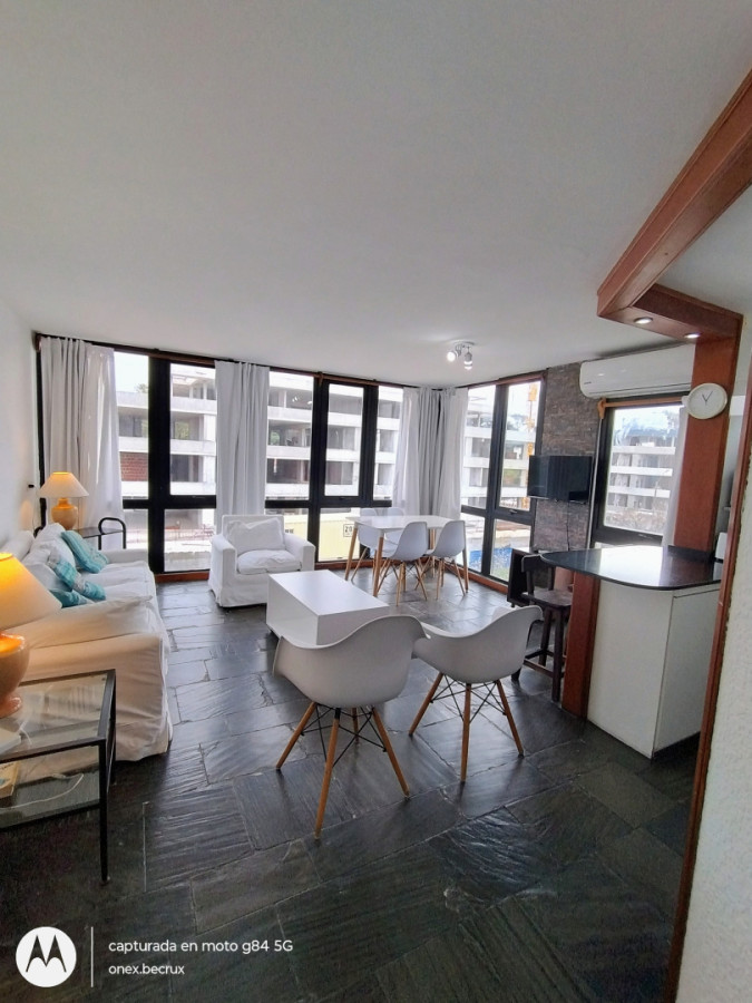 Alquiler Anual apartamento 2 dormitorios 2 baños Punta del Este P 13 Brava 