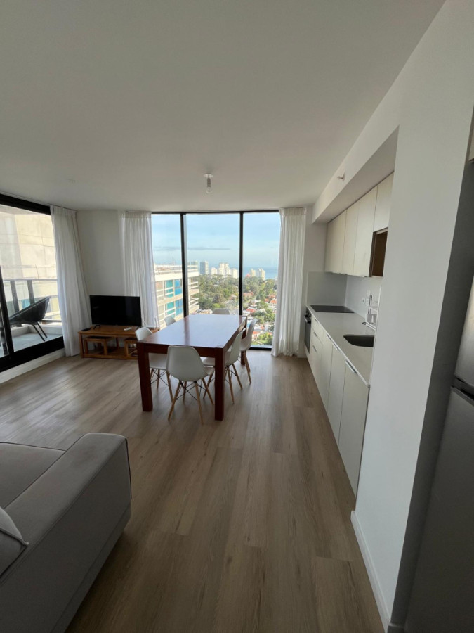 SE VENDE APARTAMENTO EN PUNTA DEL ESTE