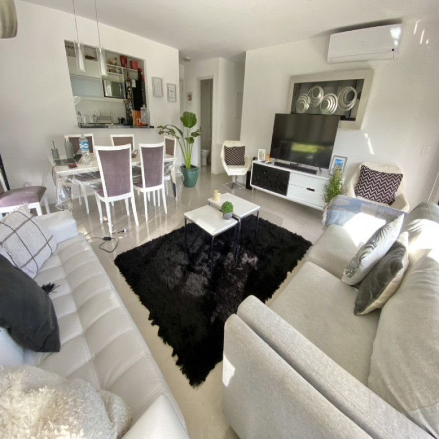 Se vende apartamento en Punta del Este.
