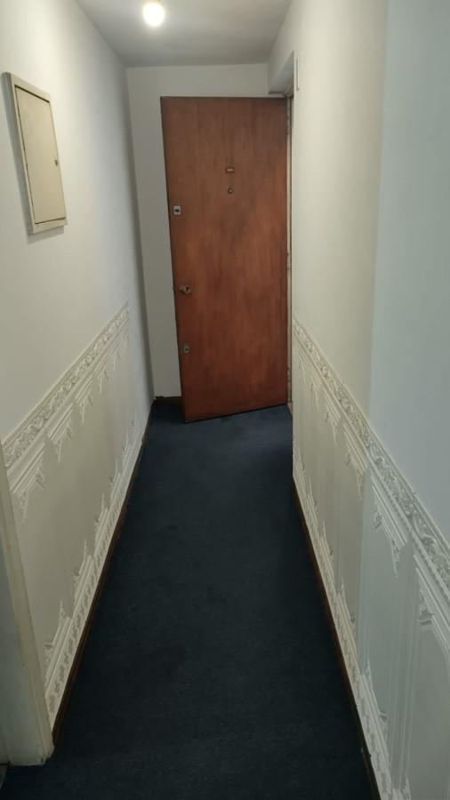 SE VENDE EXCELENTE MONOAMBIENTE EN EL CORDÓN