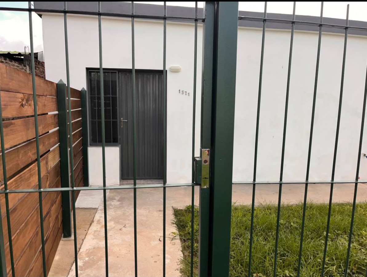 CASA DE TRES DORMITORIOS