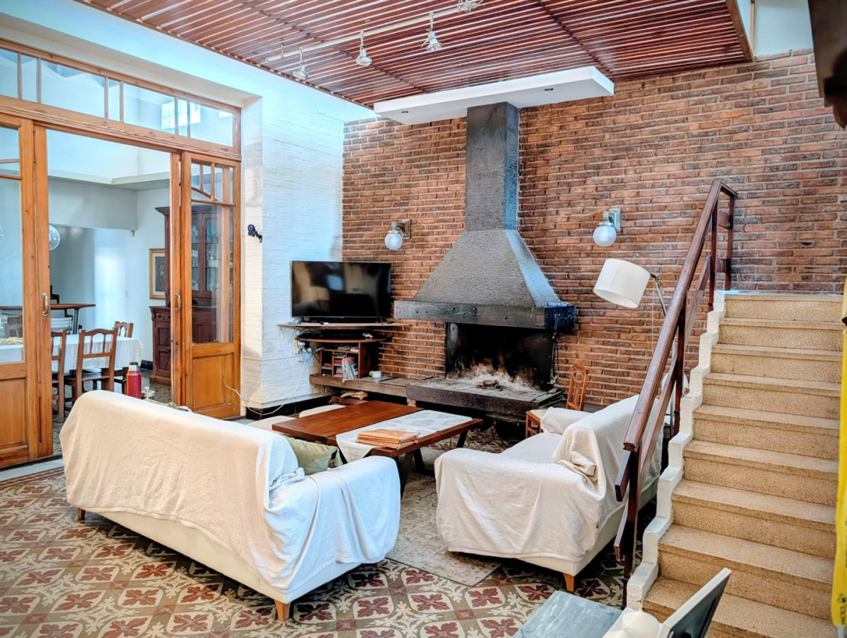 AMPLIA PROPIEDAD CENTRICA EN VENTA PAYSANDU