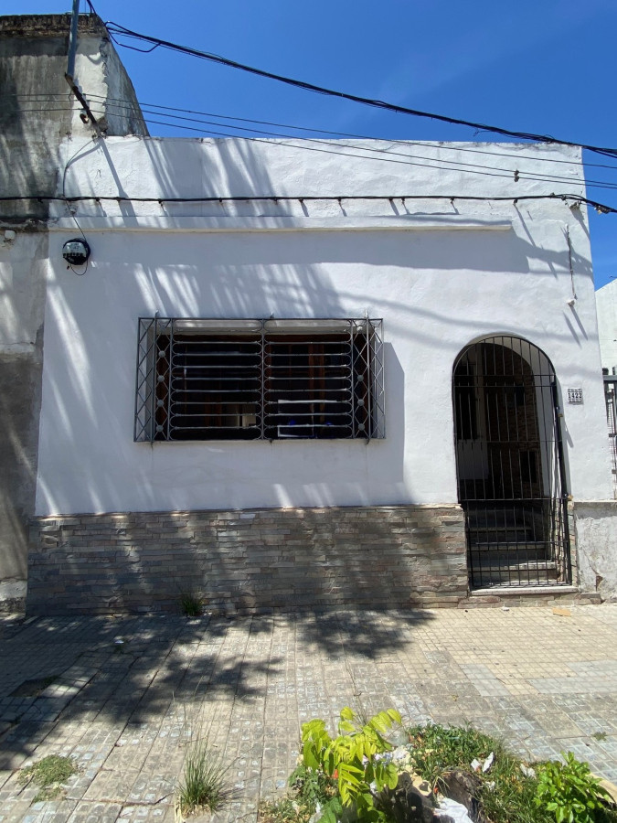 CASA CENTRICA EN VENTA PAYSANDU