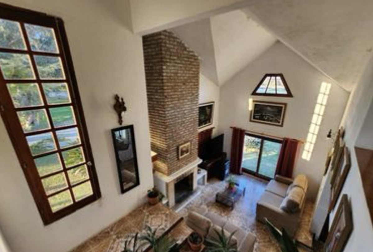 Gran Oportunidad Venta de Casa y Apartamento La Floresta a Pasos de La Playa.