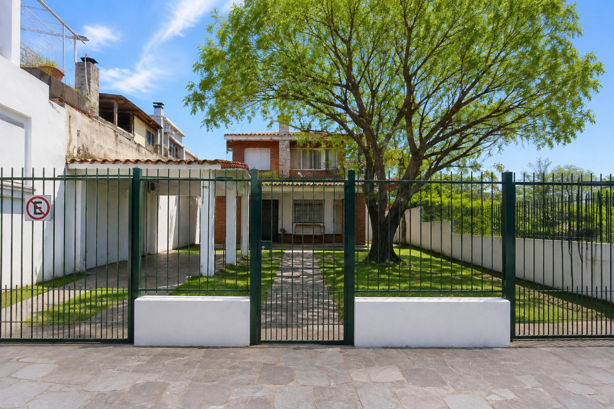Venta casa PH en Piriápolis a pasos de la playa 3 dormitorios 