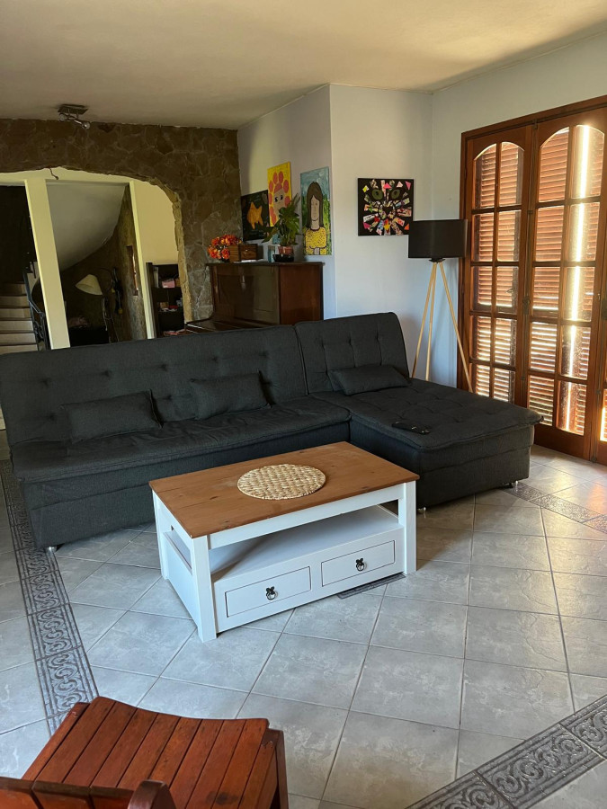 CASA EN VENTA EN UNA DE LAS PRINCIPALES AVENIDAS DE PAYSANDU