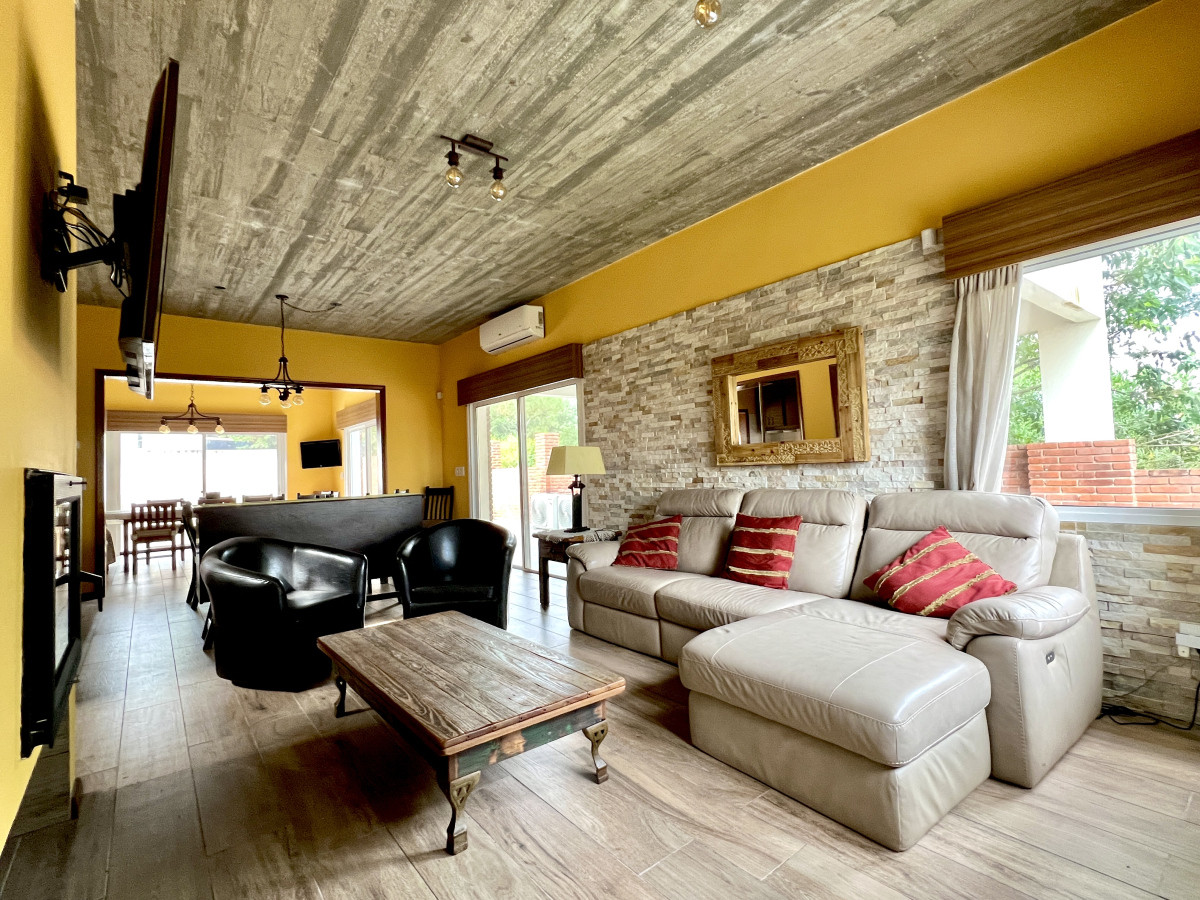 VENTA CASA AMUEBLADA, 3 DORMITORIOS, 3 BAÑOS, PLAYA GRANDE, PIRIÁPOLIS