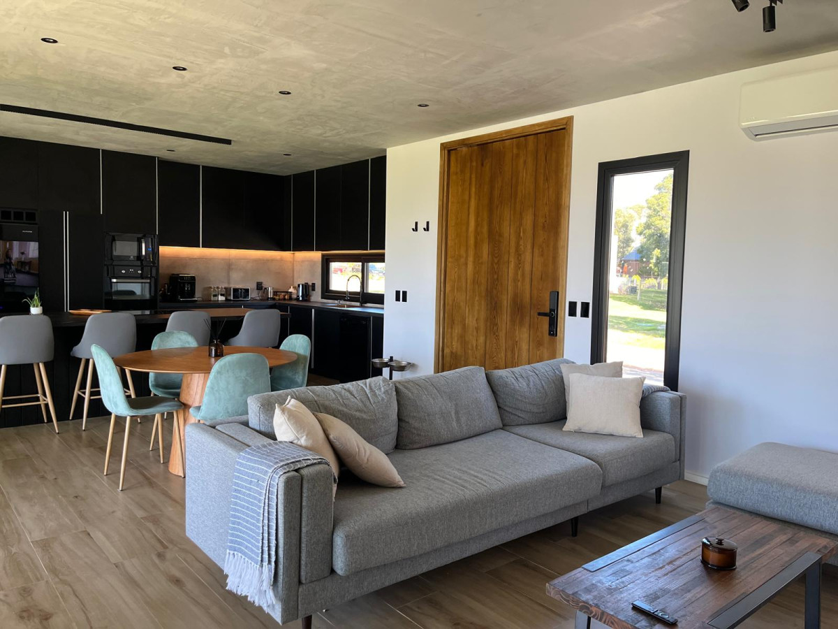 ALQUILER CASA 3 DORM. CUMBRES DE CARRASCO